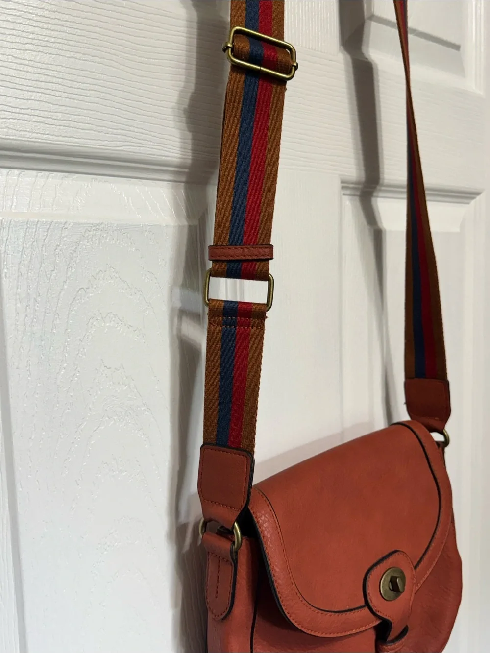 Universal Thread Cognac Textured Classic Flap Saddle Crossbody Striped Strap Bag